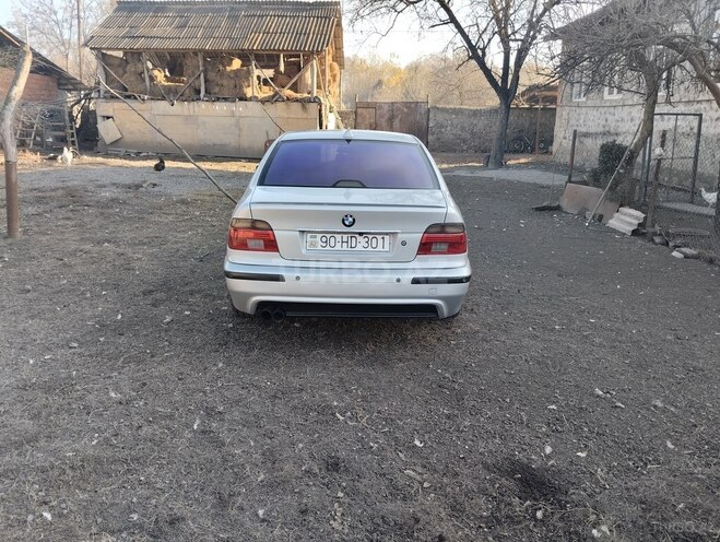 BMW 528 1998, 350,000 km - 2.8 l - Qax