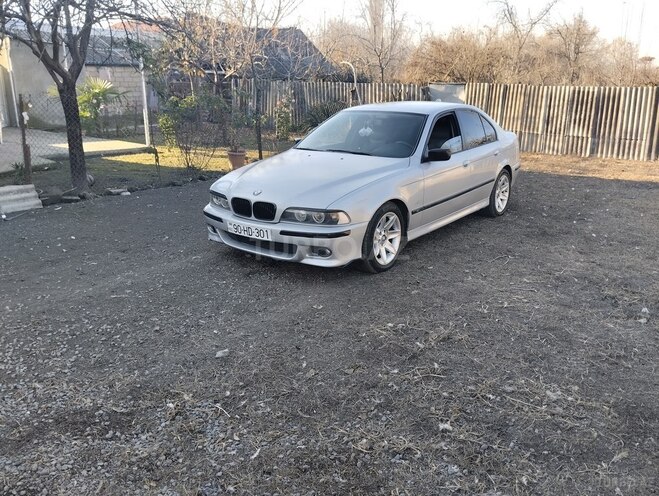 BMW 528 1998, 350,000 km - 2.8 l - Qax