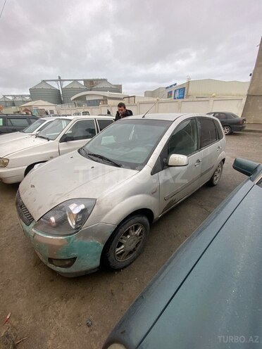 Ford Fiesta 2005, 295,000 km - 1.4 l - Bakı