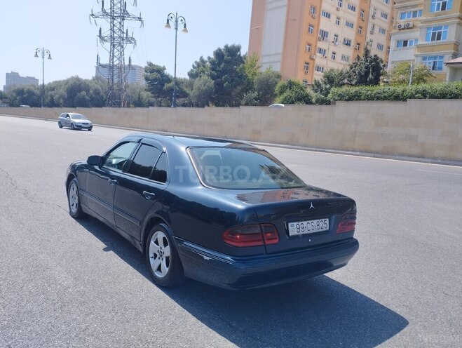Mercedes E 270 2001, 590,000 km - 2.7 l - Bakı