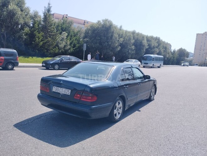 Mercedes E 270 2001, 590,000 km - 2.7 l - Bakı