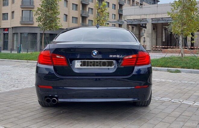 BMW 528 2011, 177,000 km - 2.0 л - Bakı