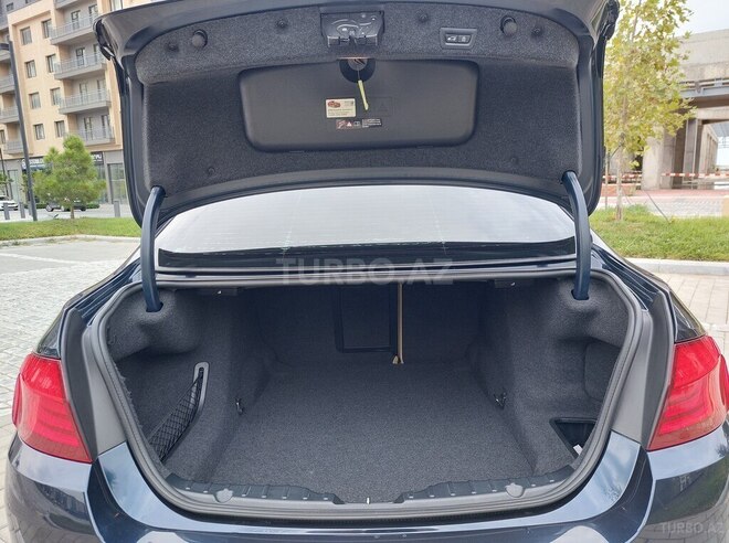 BMW 528 2011, 177,000 km - 2.0 л - Bakı