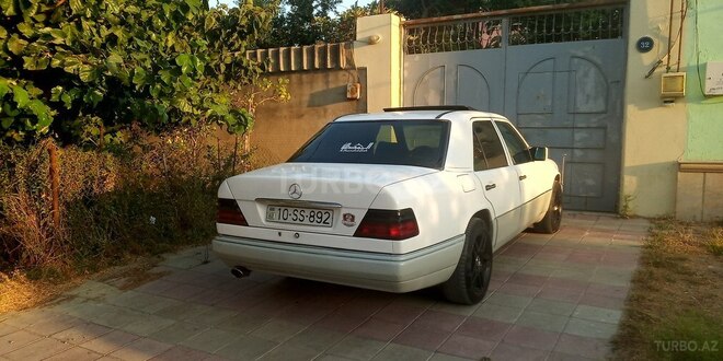 Mercedes E 200 1995, 320,000 km - 2.0 l - Sumqayıt