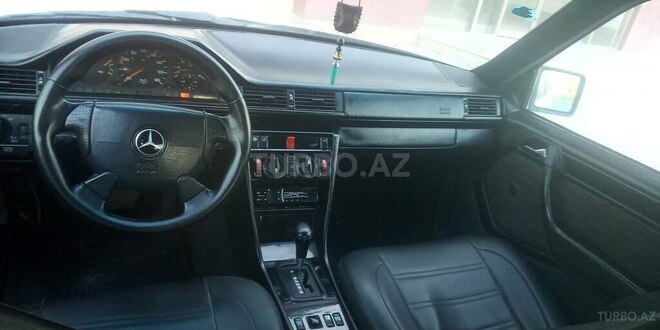 Mercedes E 200 1995, 320,000 km - 2.0 l - Sumqayıt