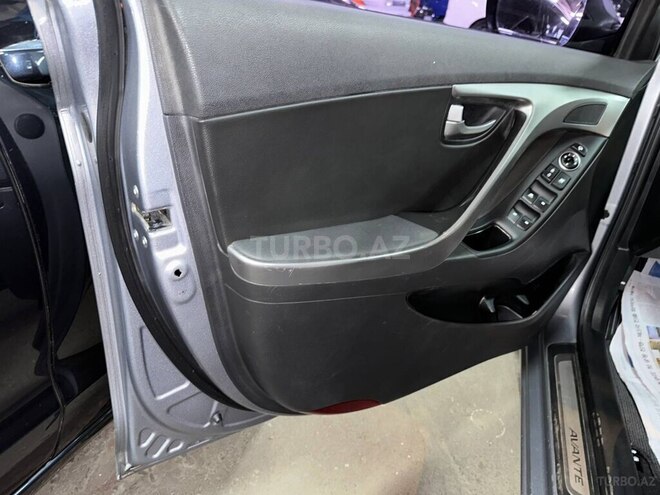 Hyundai Elantra 2015, 133,000 km - 1.6 l - Gəncə