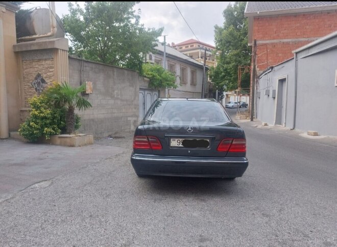 Mercedes E 270 2000, 400,000 km - 2.7 l - Bakı