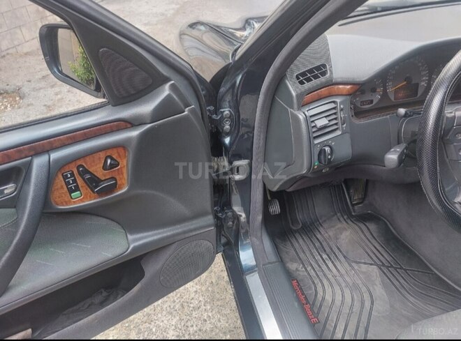 Mercedes E 270 2000, 400,000 km - 2.7 l - Bakı