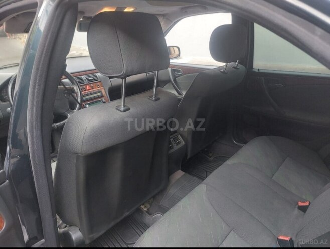 Mercedes E 270 2000, 400,000 km - 2.7 l - Bakı