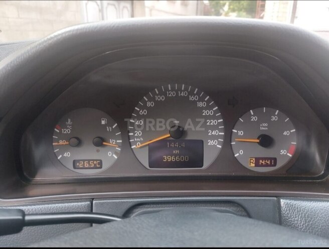 Mercedes E 270 2000, 400,000 km - 2.7 l - Bakı