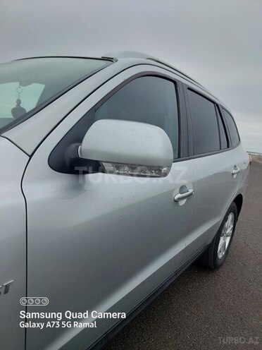 Hyundai Santa Fe 2011, 400,000 km - 2.0 l - Astara