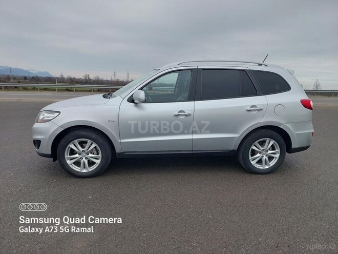 Hyundai Santa Fe 2011, 400,000 km - 2.0 l - Astara