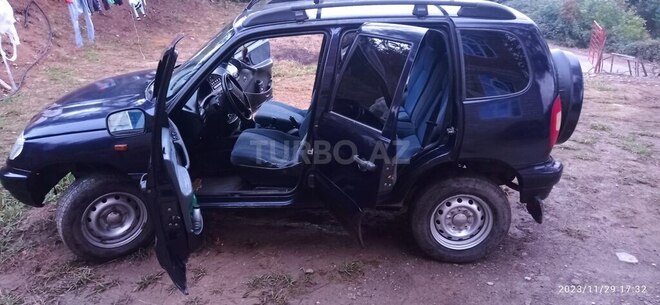 Chevrolet Niva 2005, 280,000 km - 1.7 л - Astara