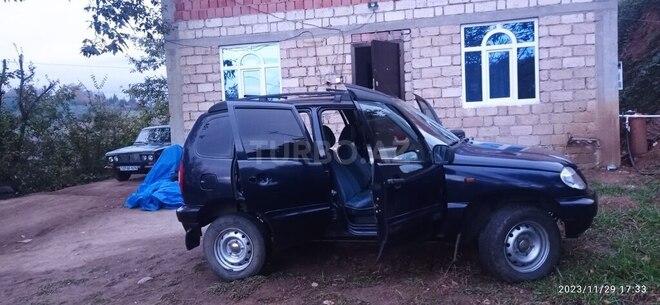 Chevrolet Niva 2005, 280,000 km - 1.7 л - Astara