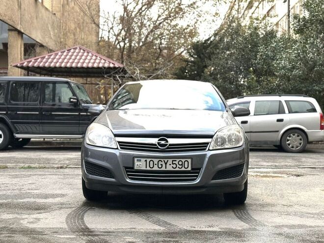 Opel Astra 2007, 268,000 km - 1.4 л - Bakı