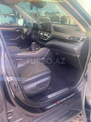 Toyota Highlander 2021, 29,000 km - 2.5 l - Bakı