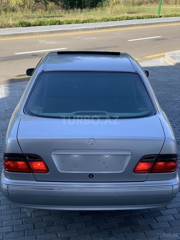 Mercedes E 320 2001, 96,752 km - 3.2 l - Bakı