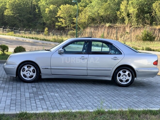 Mercedes E 320 2001, 96,752 km - 3.2 l - Bakı