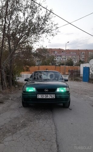Opel Vectra 1995, 370,000 km - 1.8 l - Sumqayıt