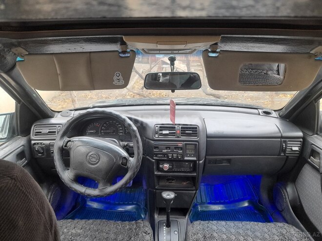 Opel Vectra 1995, 370,000 km - 1.8 l - Sumqayıt