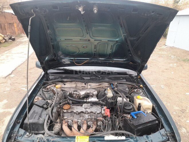 Opel Vectra 1995, 370,000 km - 1.8 l - Sumqayıt