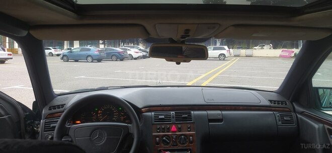 Mercedes E 230 1996, 209,000 km - 2.3 l - Sumqayıt