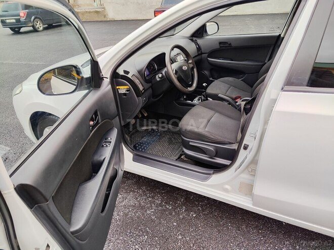 Hyundai i30 2009, 260,000 km - 1.4 l - Şəki