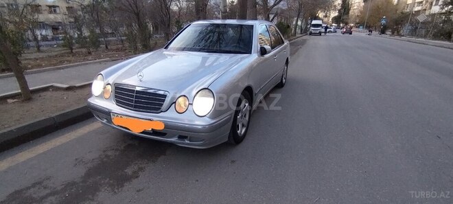 Mercedes E 220 2001, 301,000 km - 2.2 l - Bakı