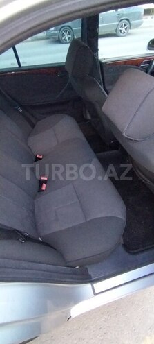 Mercedes E 220 2001, 301,000 km - 2.2 l - Bakı