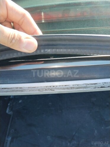 Mercedes E 220 2001, 301,000 km - 2.2 l - Bakı