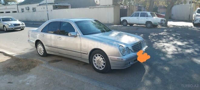 Mercedes E 220 2001, 301,000 km - 2.2 l - Bakı