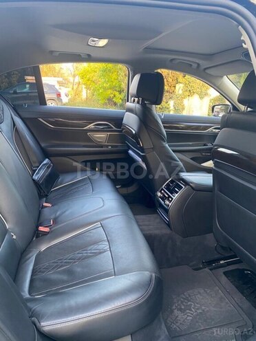 BMW 740 2017, 230,000 km - 3.0 l - Bakı