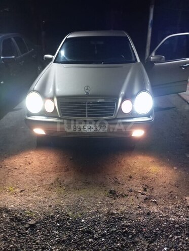 Mercedes E 240 1999, 402,000 km - 2.4 л - Bakı