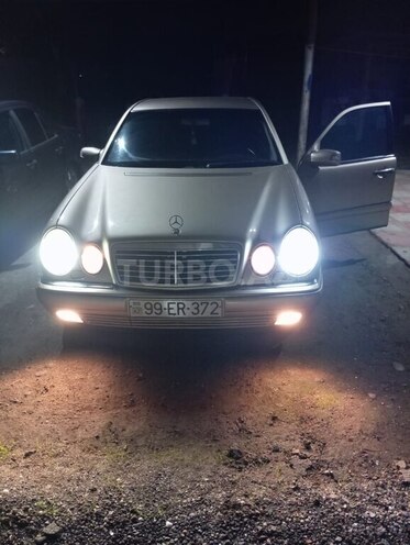 Mercedes E 240 1999, 402,000 km - 2.4 л - Bakı