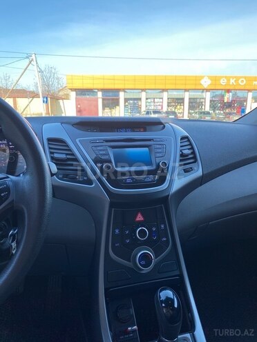 Hyundai Elantra 2015, 132,996 km - 1.8 l - Quba