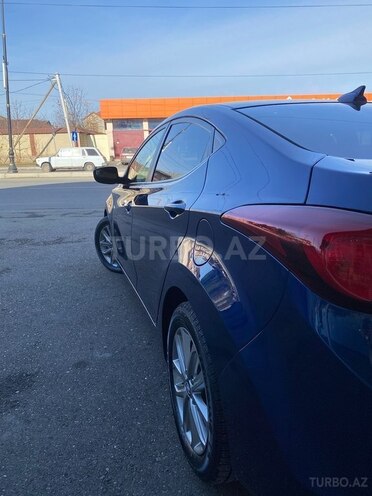 Hyundai Elantra 2015, 132,996 km - 1.8 l - Quba