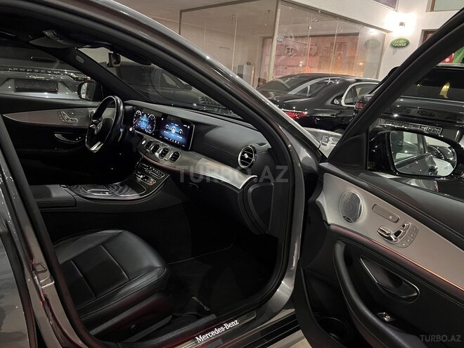 Mercedes E 300 de-11