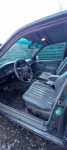 Mercedes 190 1993, 343,850 km - 2.0 l - Qəbələ