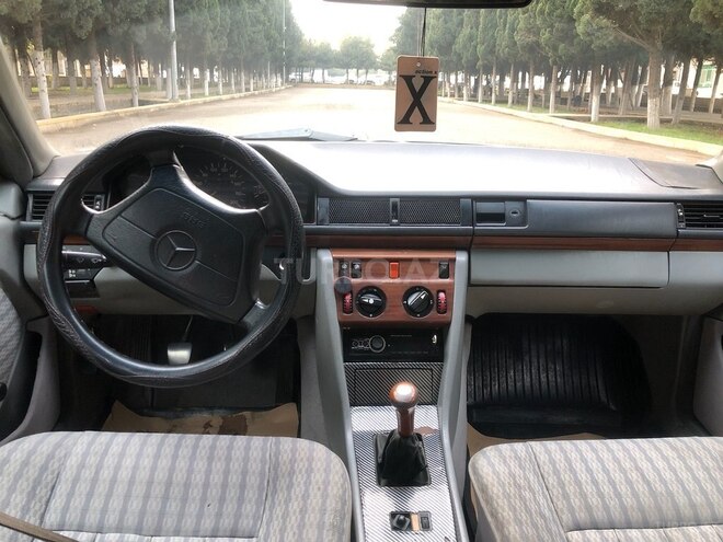 Mercedes E 250 1990, 650,000 km - 2.5 л - Gəncə