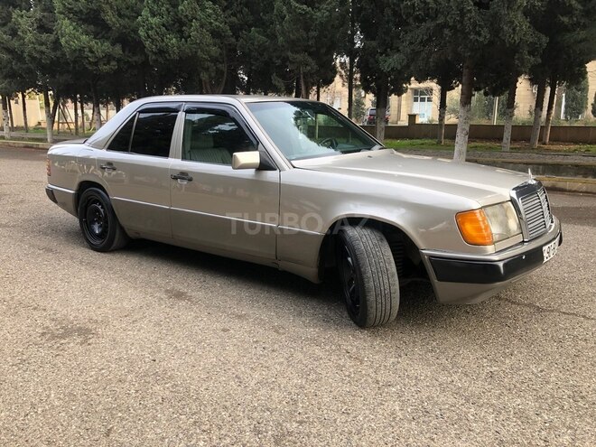Mercedes E 250 1990, 650,000 km - 2.5 л - Gəncə