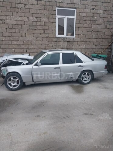 Mercedes E 250 1992, 110,000 km - 2.5 l - Bakı