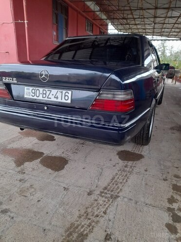 Mercedes E 220 1993, 295,000 km - 2.2 l - Şirvan