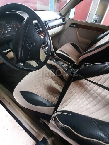 Mercedes E 220 1993, 295,000 km - 2.2 l - Şirvan