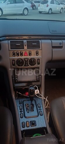 Mercedes E 240 2000, 316,000 km - 2.4 л - Bakı