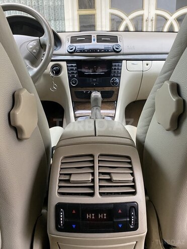 Mercedes E 240 2003, 298,000 km - 2.4 l - Bakı