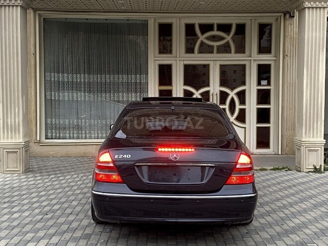 Mercedes E 240 2003, 298,000 km - 2.4 l - Bakı