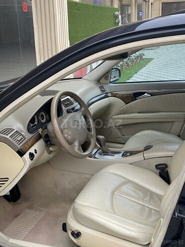 Mercedes E 240 2003, 298,000 km - 2.4 l - Bakı