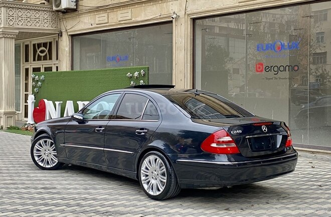 Mercedes E 240 2003, 298,000 km - 2.4 l - Bakı