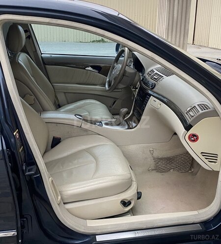 Mercedes E 240 2003, 298,000 km - 2.4 l - Bakı