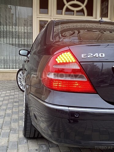 Mercedes E 240 2003, 298,000 km - 2.4 l - Bakı